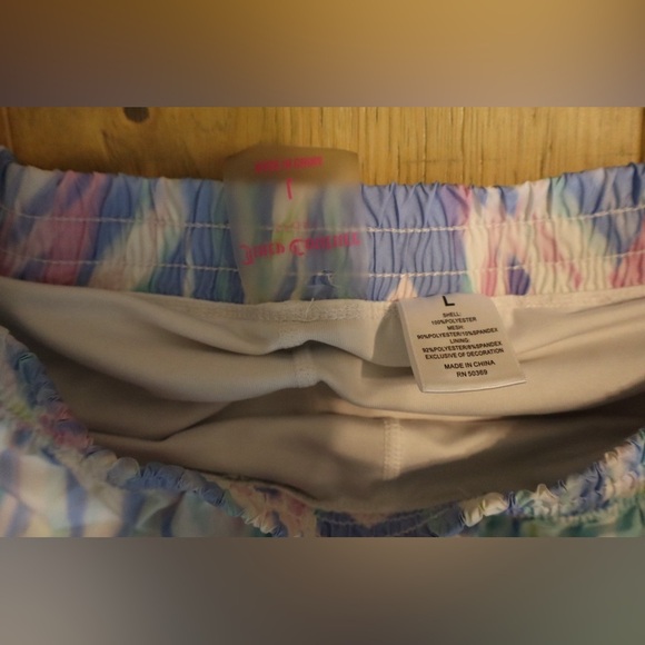 Juicy Couture Women’s Athletic Shorts – Pastel Watercolor Print - Picture 4 of 4